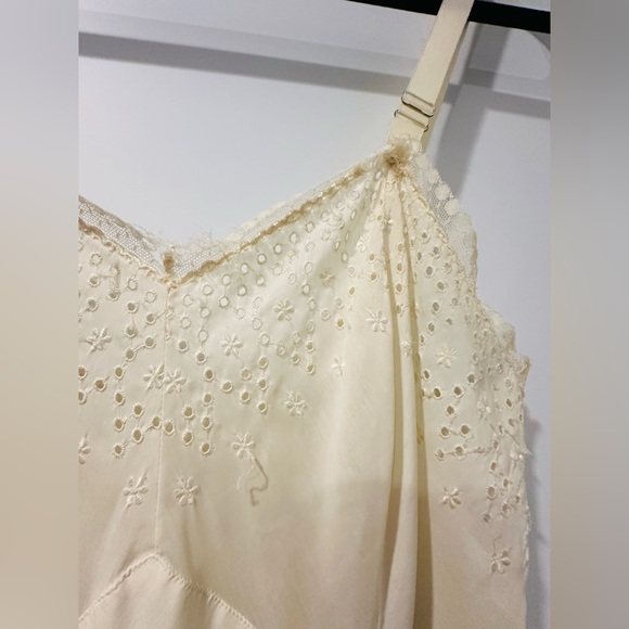 Women’s Vintage Cream Slip in Size Small - Picture 4 of 5
